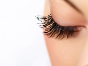 Long and full eyelashes